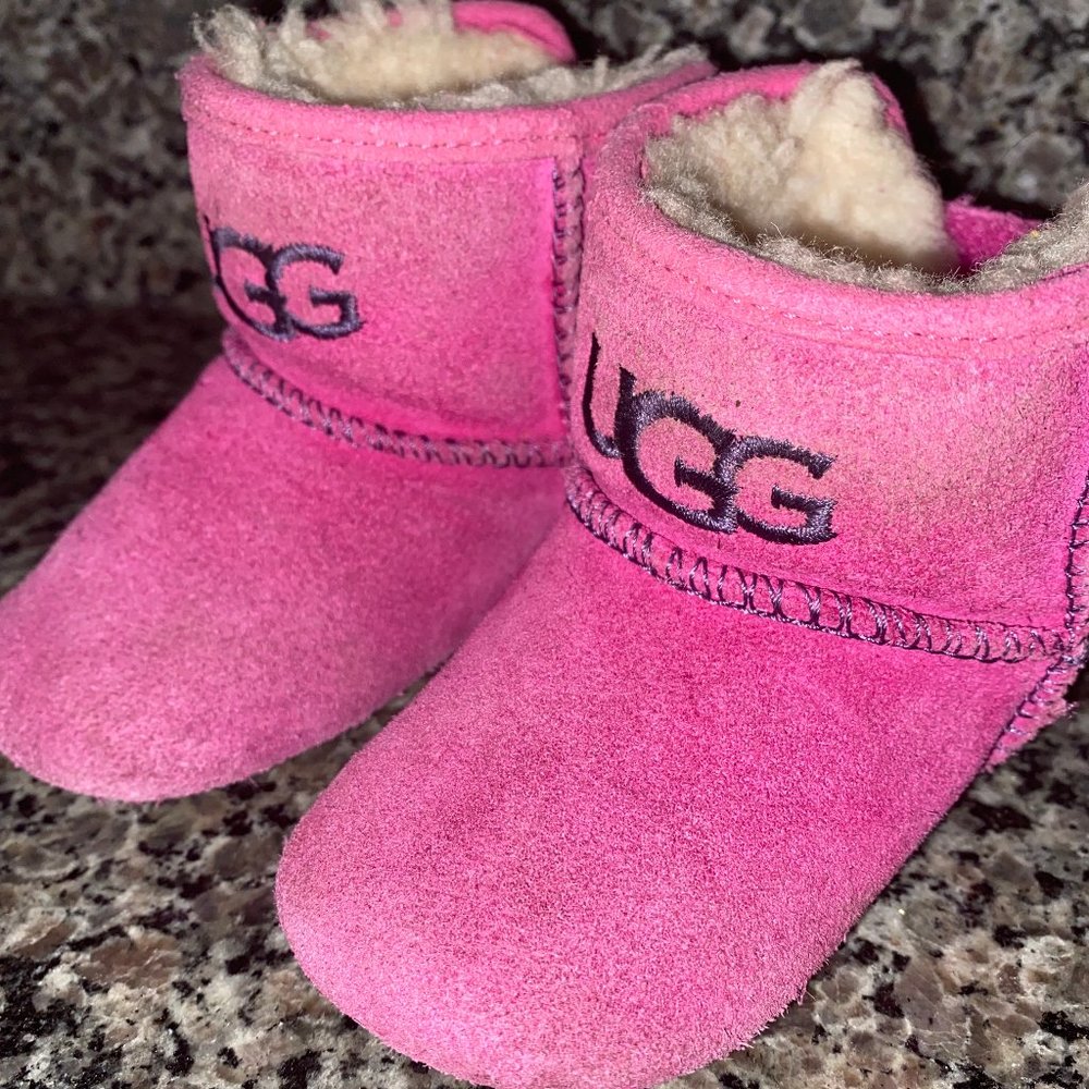 UGG baby BOOTS, size 2/3, EU 18